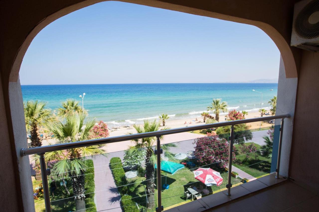 Holiday Hotel Kusadası Kültér fotó