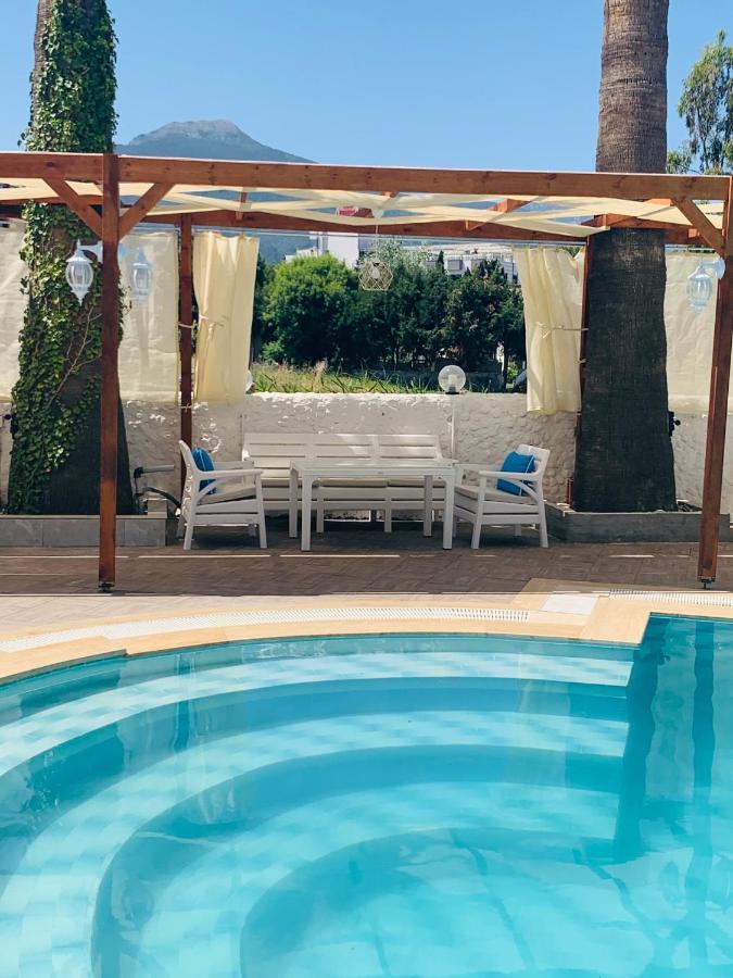 Holiday Hotel Kusadası Kültér fotó