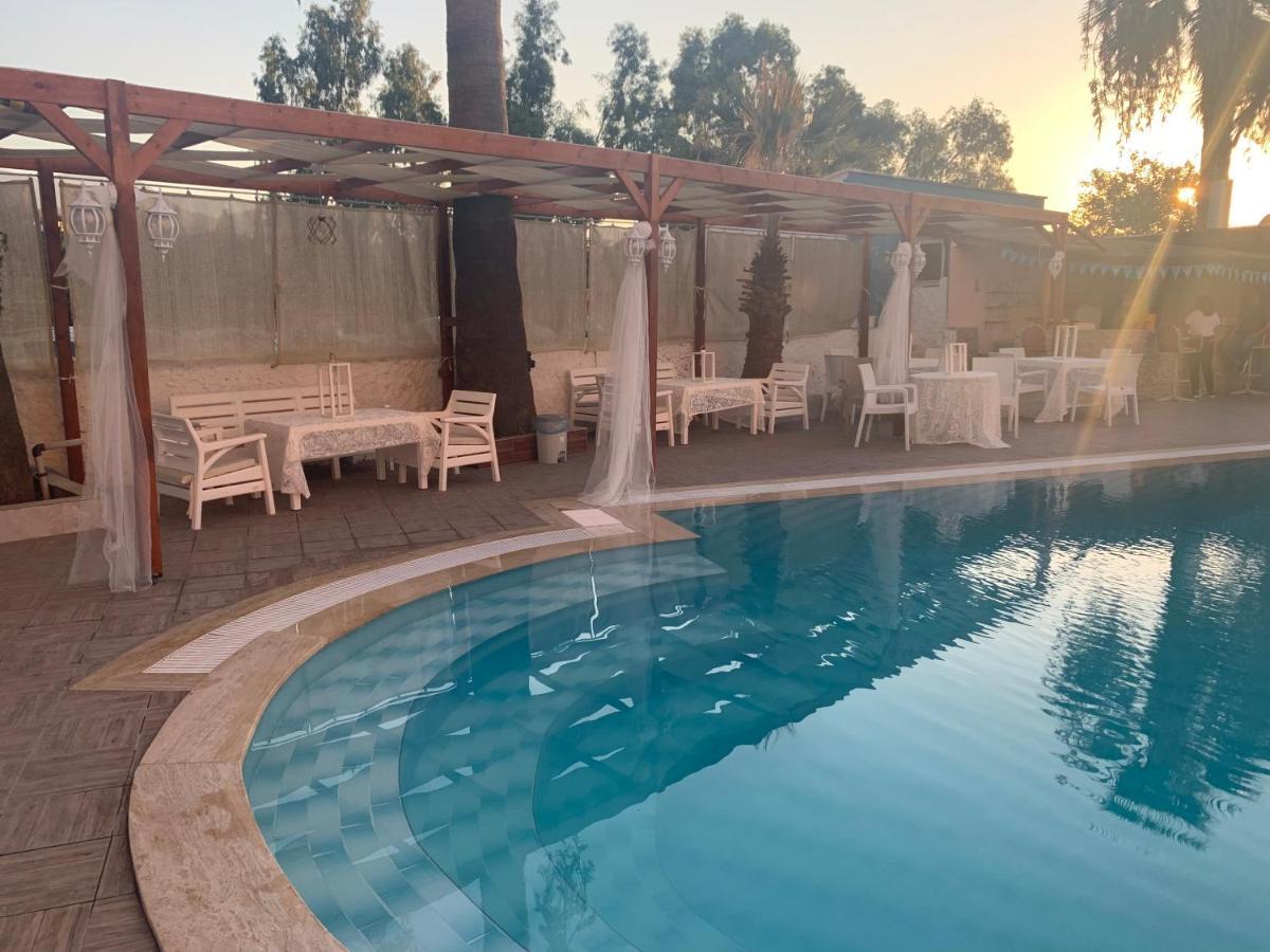 Holiday Hotel Kusadası Kültér fotó